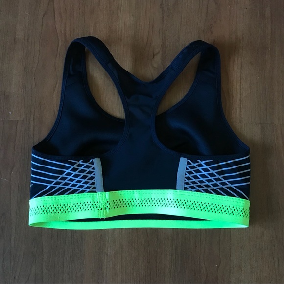 Nike sports bra - Picture 2 of 3